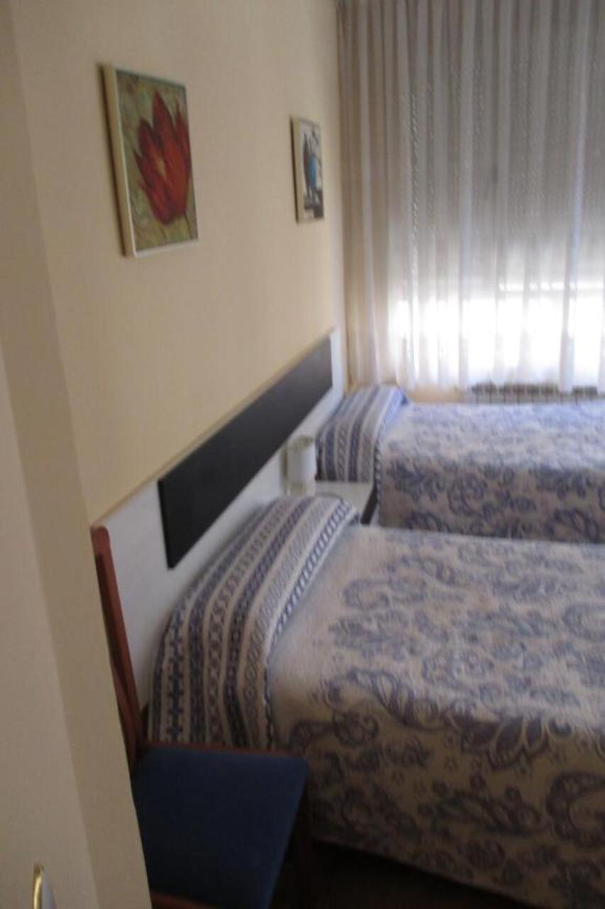 Hostal Becares Παλένθια Εξωτερικό φωτογραφία