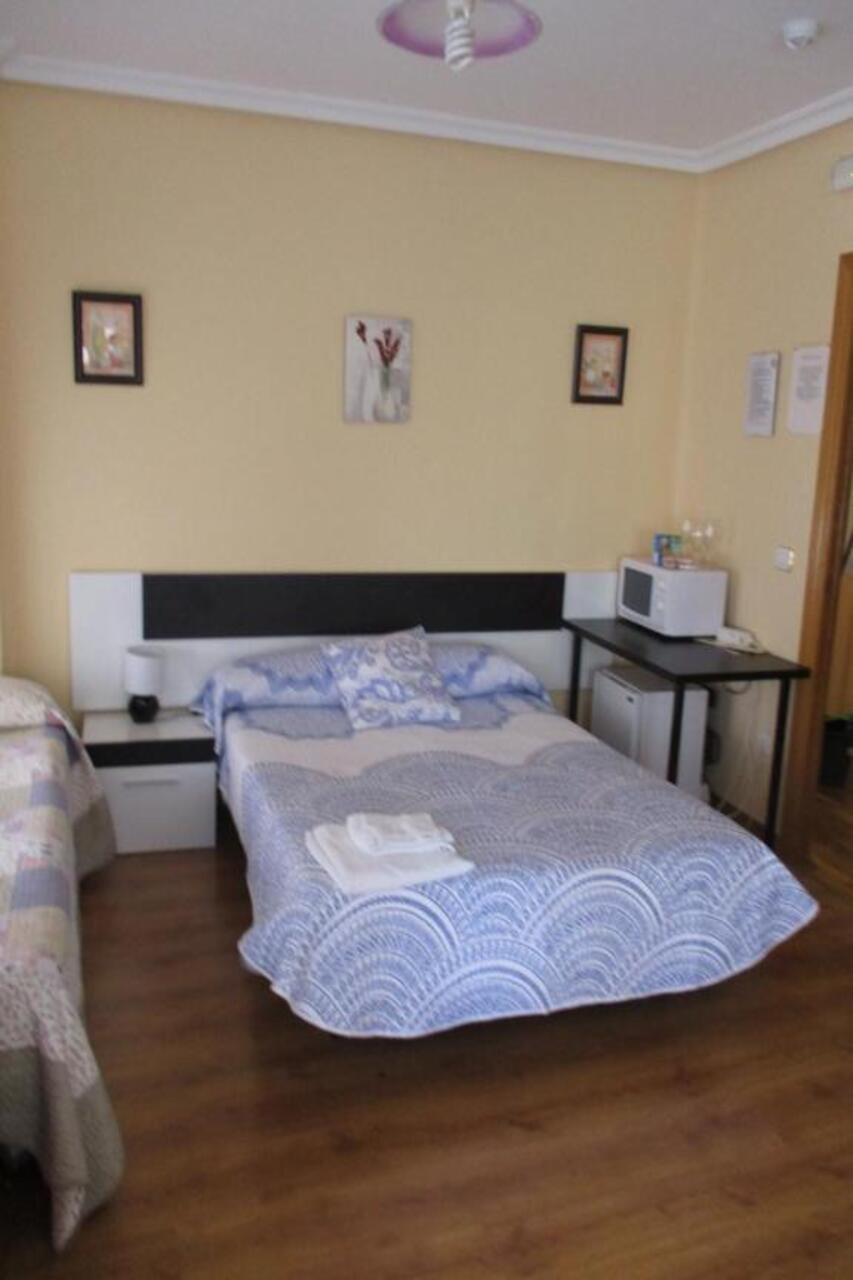Hostal Becares Παλένθια Εξωτερικό φωτογραφία