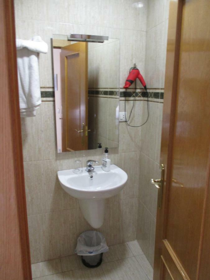 Hostal Becares Παλένθια Εξωτερικό φωτογραφία