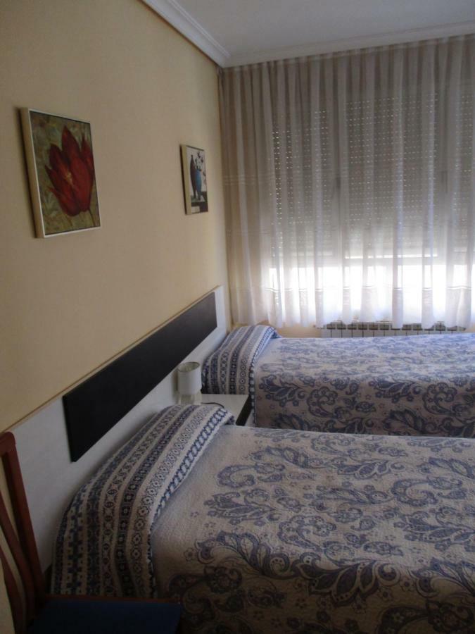 Hostal Becares Παλένθια Εξωτερικό φωτογραφία